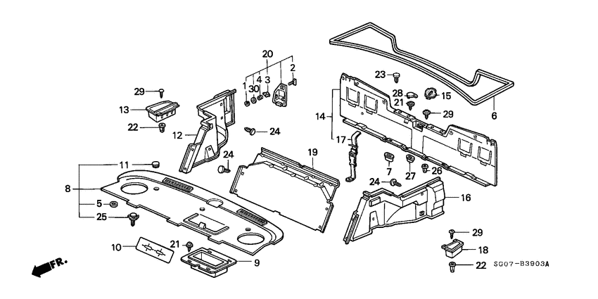 Rear tray/ trunk side garnish