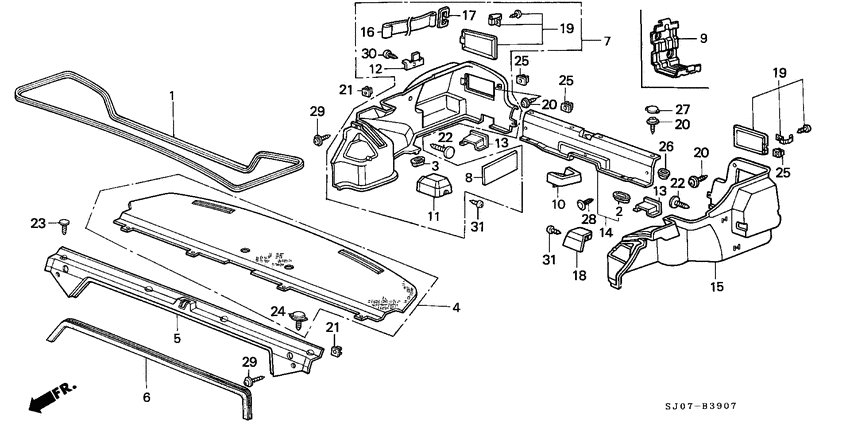 Rear tray/ trunk side garnish