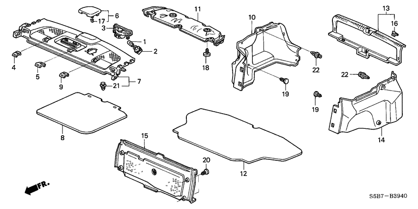 Rear tray/trunk garnish